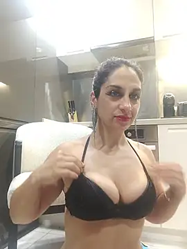 Chat +18 de Bellydancerhot ao vivo