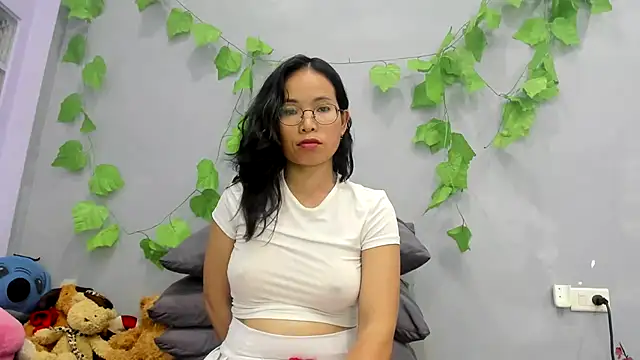 Pokazy przed kamerką – loveley_jenny