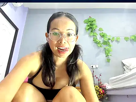 loveley_jenny Adlı Modelin Canlı XXX Sohbeti