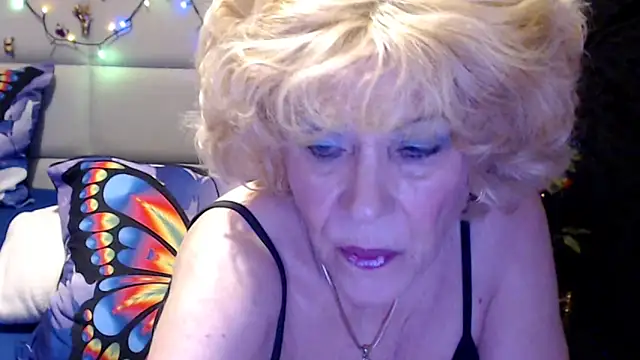 HappyWomanOn Adlı Modelin Canlı XXX Sohbeti
