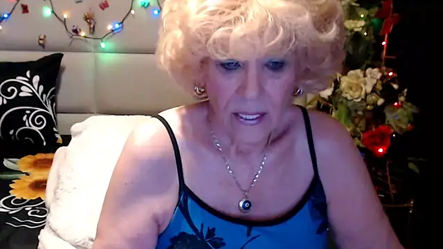 HappyWomanOn Live XXX Chat