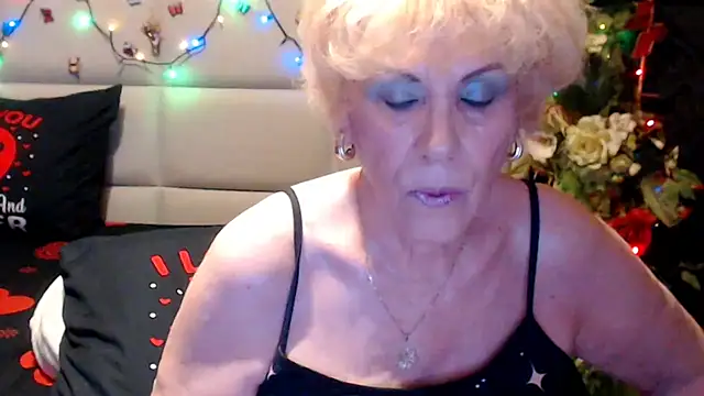 HappyWomanOn Webcamshow