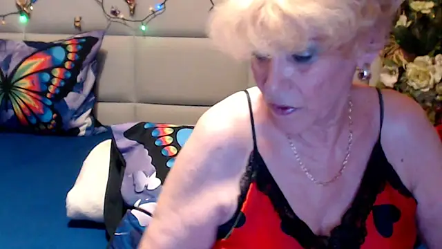 HappyWomanOn's Webcam Show