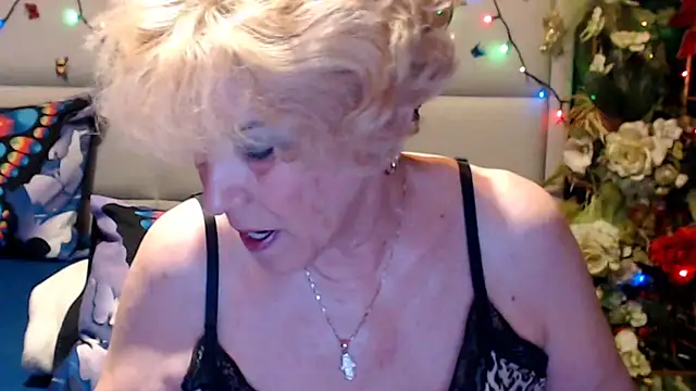 HappyWomanOn's Webcam Show