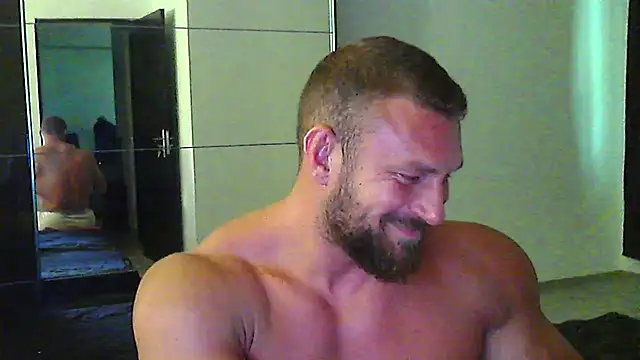 muscularkevin Webcam Show