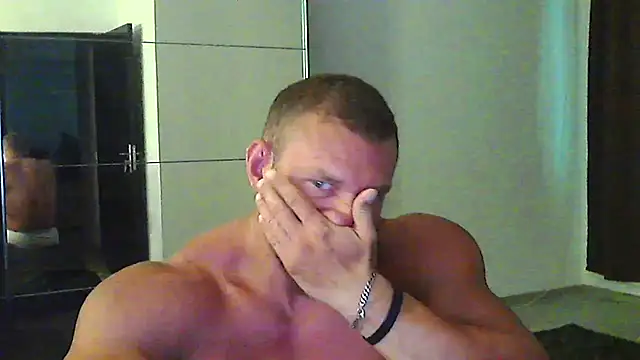 muscularkevin Webcam show