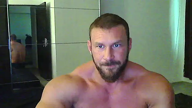 muscularkevin Show in webcam