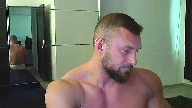 Webkamerová show muscularkevin