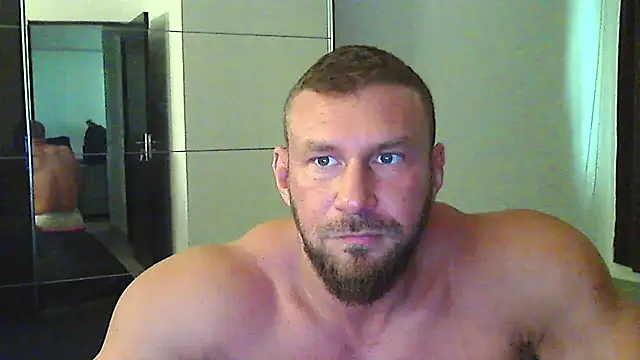 Webkamerová show muscularkevin