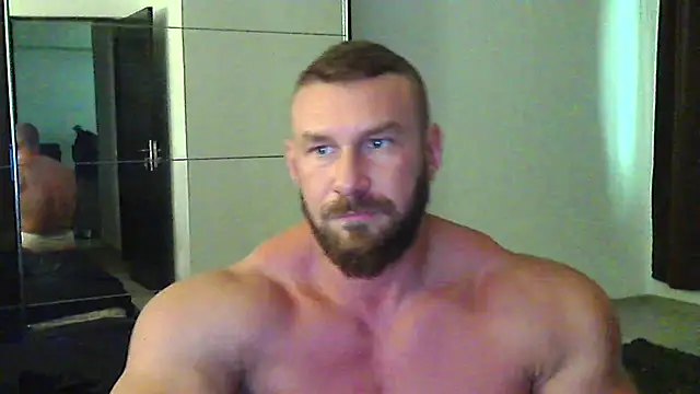 Webkamerová show muscularkevin
