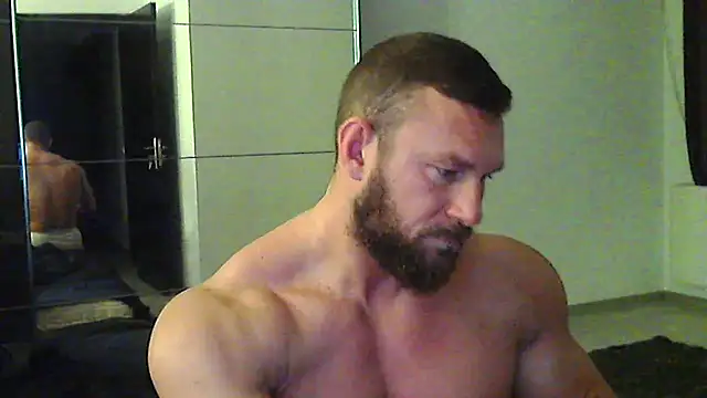 muscularkevinのウェブカメラショー