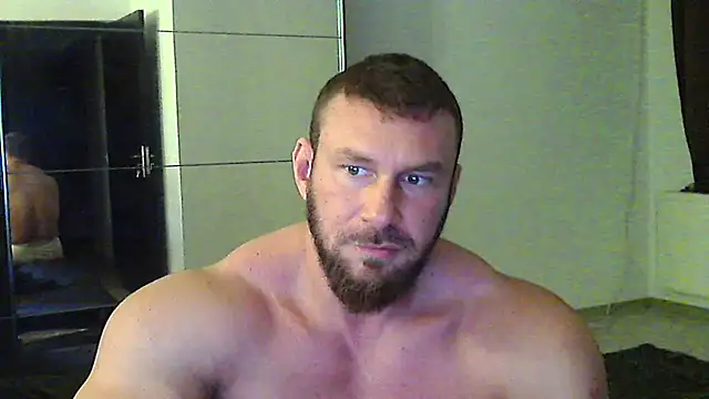 Webkamerová show muscularkevin