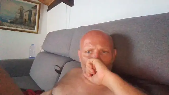 davigochi77bcn Show in webcam