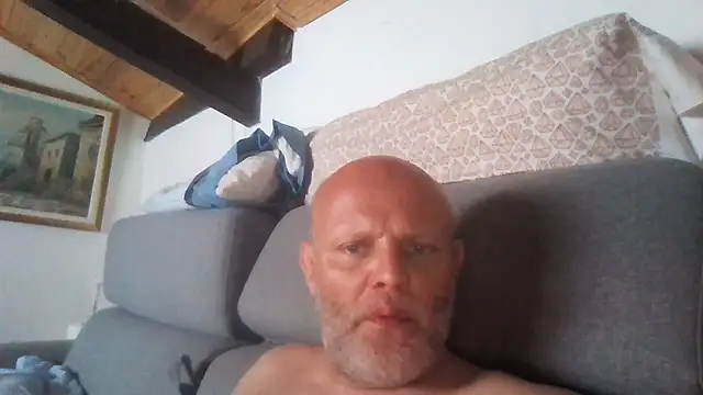 davigochi77bcn Show in webcam