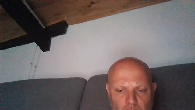 Pokazy przed kamerką – davigochi77bcn