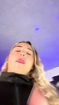Irisweet_ Adlı Modelin Canlı XXX Sohbeti