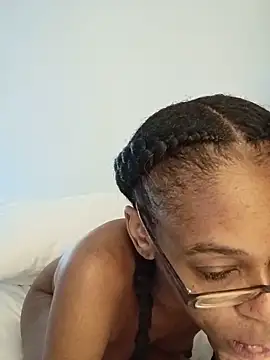 Jasmine_FullsShine লাইভ XXX চ্যাট