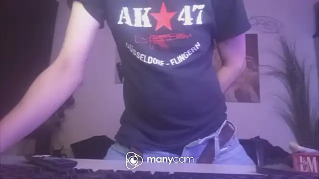 der_dino30 Show in webcam