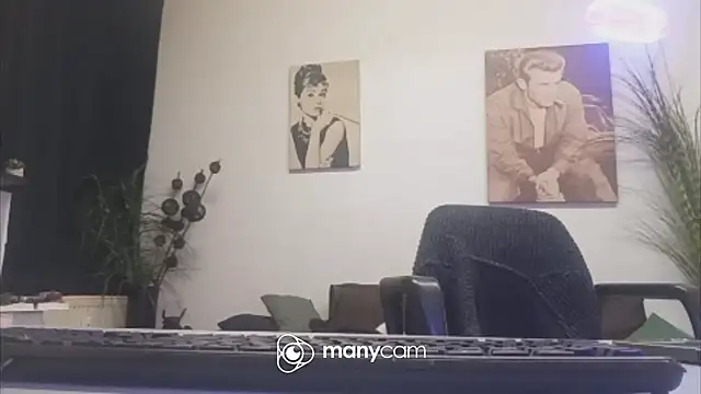 der_dino30 webkamerás műsora