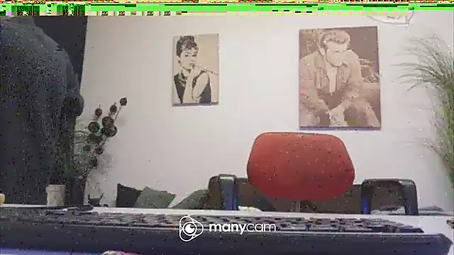 Show modela der_dino30 na web-kameri