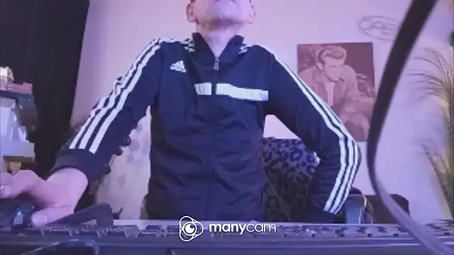 der_dino30: вебкам-шоу