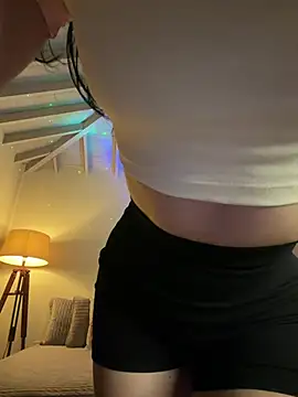 دردشة ChloeeCoxx الجنسية المباشرة