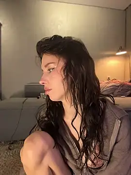 Bastet Adlı Modelin Canlı XXX Sohbeti