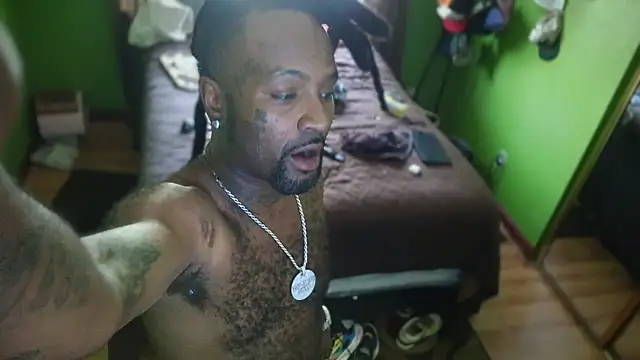 הופעת וובקאם של Sexslavescorpio