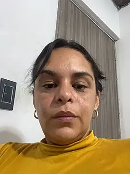 Kataliina Adlı Modelin Web Kamerası Şovu