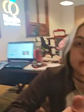 Elnonoykeila77's Webcam Show