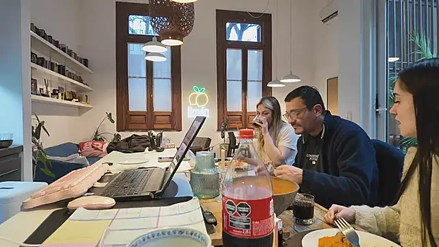 Elnonoykeila77 Webcam Show