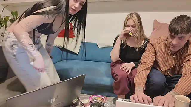 Elnonoykeila77 Show Webcam