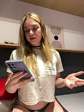 Webkamerová show Elnonoykeila77