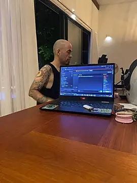 Elnonoykeila77's Live XXX Chat