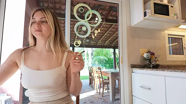 Elnonoykeila77 Show Webcam