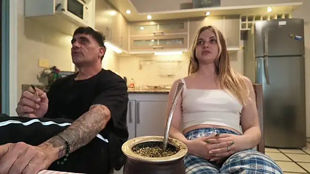 Elnonoykeila77's Webcam Show