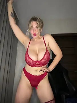 Show modela Evellyn na web-kameri