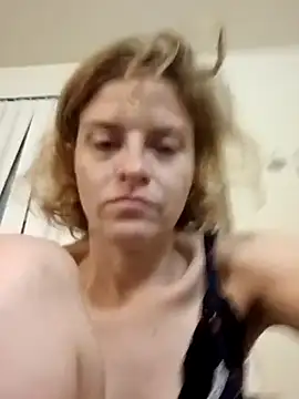 Živá chatovací místnost ShellyWhite