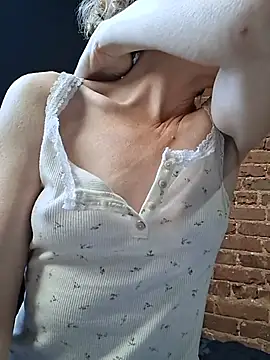ShellyWhite XXX чат на живо
