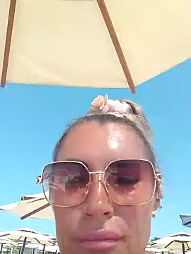 Sunnylove691 Show Webcam