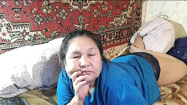 Zulfiya_Bruce Show in webcam