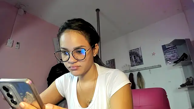 Czat XXX na żywo – CAMILA--REY
