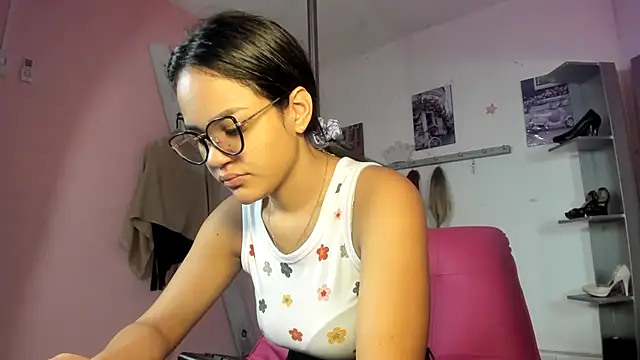 แชท XXX สดของ CAMILA--REY