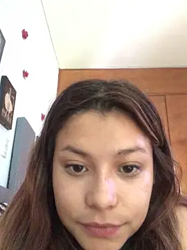 XXX chat uživo modela 3littles
