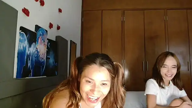 3littles: διαδικτυακό σόου στην κάμερα