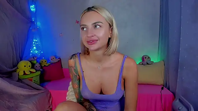 YourLizzyDoll Шоу с уебкамера