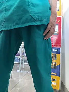 הופעת וובקאם של MonoHotXXX
