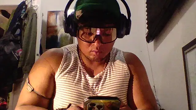 MrCleangreyxtc Show in webcam