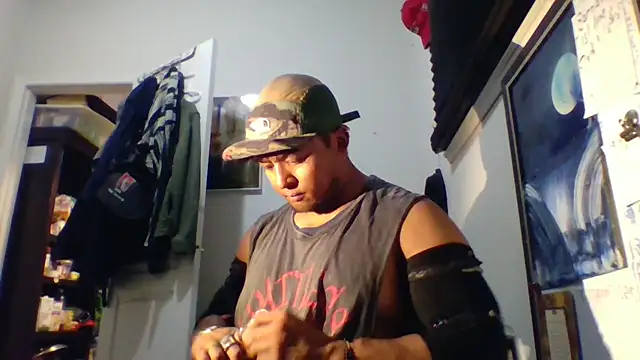 MrCleangreyxtc Show in webcam