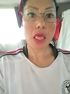 LaInsaciableIntensa 在線直播表演